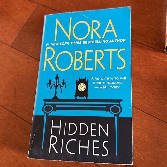 Book bundle - Picture 4 of 5